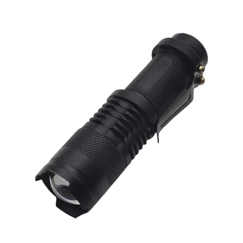 Lanterna Tática Bravo NightCore AX com Suporte para Capacete